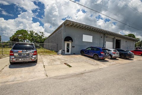 Commercial property in Sarasota, Florida 1066.05 sq.m. № 2218580 - photo 18