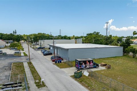 Commercial property in Sarasota, Florida 1066.05 sq.m. № 2218580 - photo 4