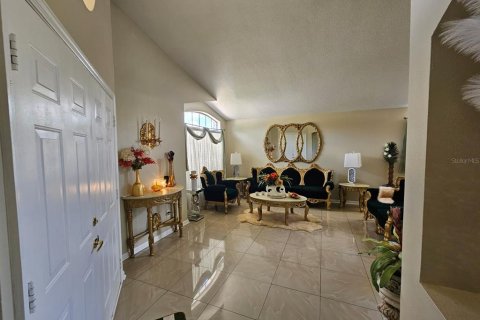 House in Clermont, Florida 4 bedrooms, 173.63 sq.m. № 2099340 - photo 3