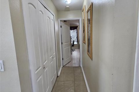 House in Clermont, Florida 4 bedrooms, 173.63 sq.m. № 2099340 - photo 12