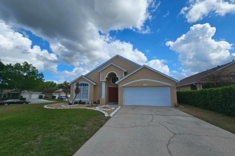 House in Clermont, Florida 4 bedrooms, 173.63 sq.m. № 2099340 - photo 2