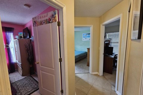 House in Clermont, Florida 4 bedrooms, 173.63 sq.m. № 2099340 - photo 21