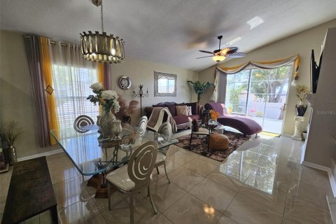 House in Clermont, Florida 4 bedrooms, 173.63 sq.m. № 2099340 - photo 9