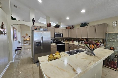 House in Clermont, Florida 4 bedrooms, 173.63 sq.m. № 2099340 - photo 8