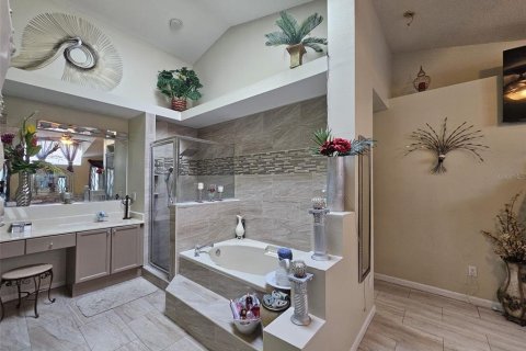 House in Clermont, Florida 4 bedrooms, 173.63 sq.m. № 2099340 - photo 16
