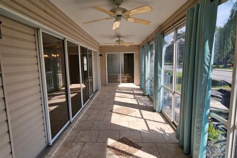 House in The Villages, Florida 3 bedrooms, 175.31 sq.m. № 1917288 - photo 12