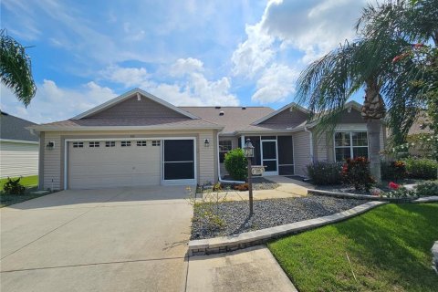 House in The Villages, Florida 3 bedrooms, 175.31 sq.m. № 1917288 - photo 1