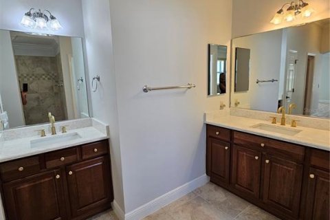 House in The Villages, Florida 3 bedrooms, 175.31 sq.m. № 1917288 - photo 22