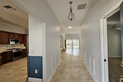 House in The Villages, Florida 3 bedrooms, 175.31 sq.m. № 1917288 - photo 3