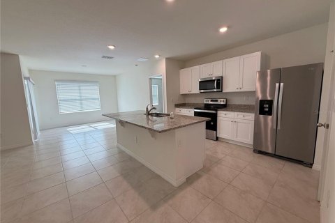 Casa en alquiler en Davenport, Florida, 3 dormitorios, 160.26 m2 № 2220070 - foto 3