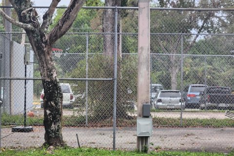 Condo in Plantation, Florida, 2 bedrooms  № 2002213 - photo 15