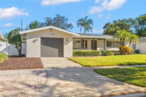 Casa en Clearwater, Florida 4 dormitorios, 198.81 m2 № 2380520