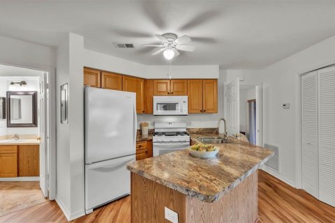 Copropriété à vendre à Winter Haven, Floride: 2 chambres, 86.4 m2 № 1724406 - photo 9