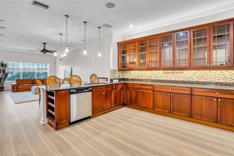 Townhouse in Tampa, Florida 3 bedrooms, 191.19 sq.m. № 2197968 - photo 21