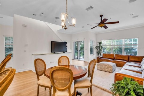 Townhouse in Tampa, Florida 3 bedrooms, 191.19 sq.m. № 2197968 - photo 12