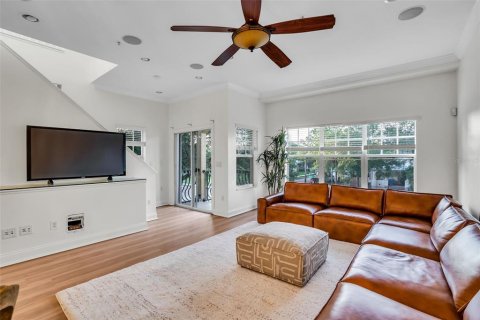 Townhouse in Tampa, Florida 3 bedrooms, 191.19 sq.m. № 2197968 - photo 14