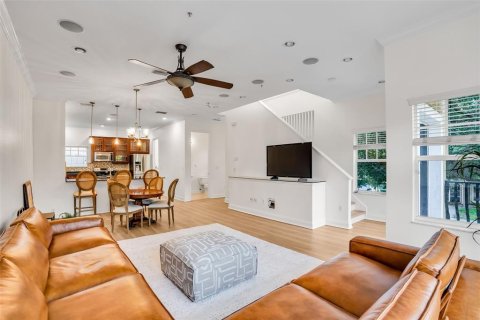 Townhouse in Tampa, Florida 3 bedrooms, 191.19 sq.m. № 2197968 - photo 15