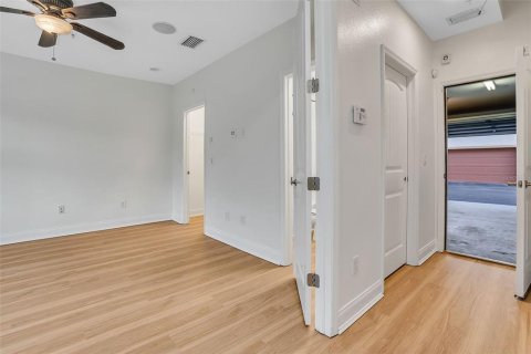 Townhouse in Tampa, Florida 3 bedrooms, 191.19 sq.m. № 2197968 - photo 5