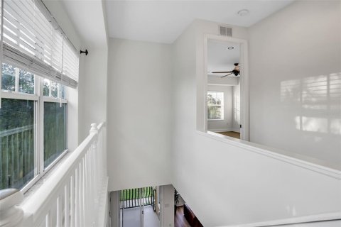 Townhouse in Tampa, Florida 3 bedrooms, 191.19 sq.m. № 2197968 - photo 25