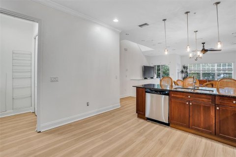Townhouse in Tampa, Florida 3 bedrooms, 191.19 sq.m. № 2197968 - photo 20