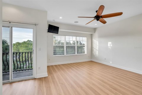 Townhouse in Tampa, Florida 3 bedrooms, 191.19 sq.m. № 2197968 - photo 26