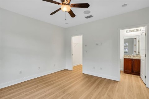 Townhouse in Tampa, Florida 3 bedrooms, 191.19 sq.m. № 2197968 - photo 6