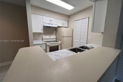 Condominio en alquiler en Pompano Beach, Florida, 2 dormitorios, 83.89 m2 № 2046713 - foto 9