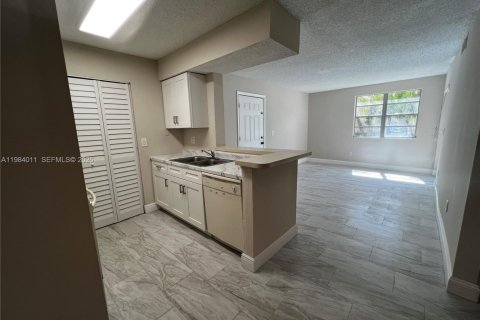 Condominio en alquiler en Pompano Beach, Florida, 2 dormitorios, 83.89 m2 № 2046713 - foto 6