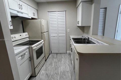 Condominio en alquiler en Pompano Beach, Florida, 2 dormitorios, 83.89 m2 № 2046713 - foto 8