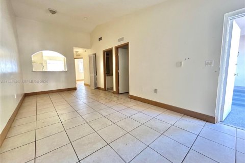 Condominio en venta en Homestead, Florida, 2 dormitorios, 75.72 m2 № 2001768 - foto 2