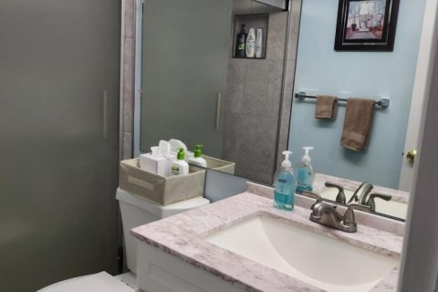 Condo in Deerfield Beach, Florida, 2 bedrooms  № 2190635 - photo 28