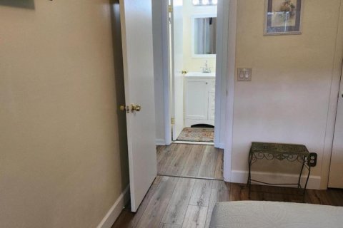 Condo in Deerfield Beach, Florida, 2 bedrooms  № 2190635 - photo 24