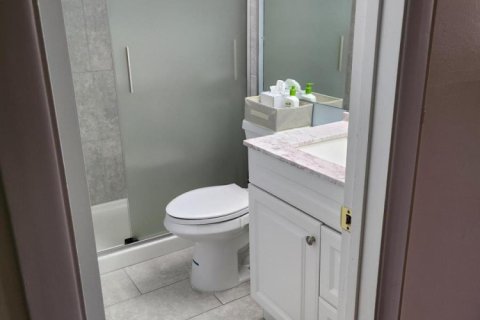 Condo in Deerfield Beach, Florida, 2 bedrooms  № 2190635 - photo 25