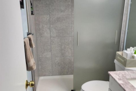 Condo in Deerfield Beach, Florida, 2 bedrooms  № 2190635 - photo 10