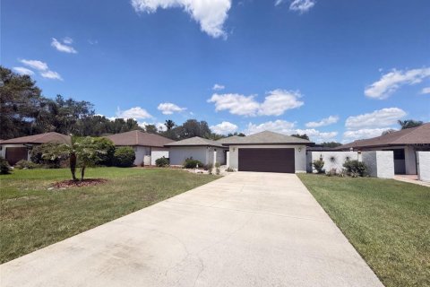Villa ou maison à Haines City, Floride 2 chambres, 166.57 m2 № 2312359