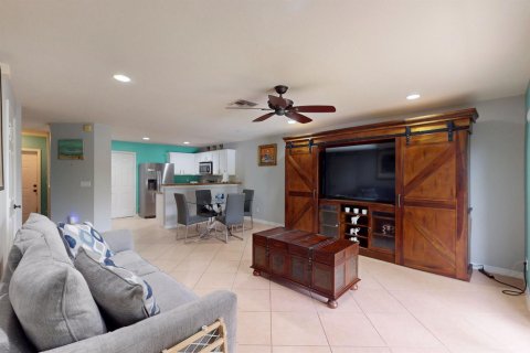Townhouse in Port St. Lucie, Florida 3 bedrooms, 139.35 sq.m. № 2397315 - photo 16