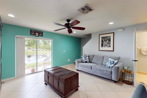 Townhouse in Port St. Lucie, Florida 3 bedrooms, 139.35 sq.m. № 2397315 - photo 17