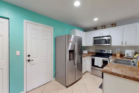 Townhouse in Port St. Lucie, Florida 3 bedrooms, 139.35 sq.m. № 2397315 - photo 7