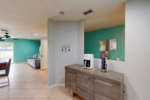 Townhouse in Port St. Lucie, Florida 3 bedrooms, 139.35 sq.m. № 2397315 - photo 12