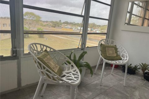 Condo in Sunrise, Florida, 1 bedroom  № 2009971 - photo 10