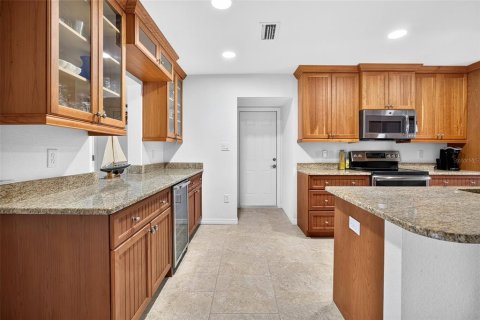 House in Port Charlotte, Florida 2 bedrooms, 135.73 sq.m. № 2396265 - photo 9