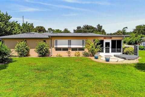 House in Port Charlotte, Florida 2 bedrooms, 135.73 sq.m. № 2396265 - photo 30