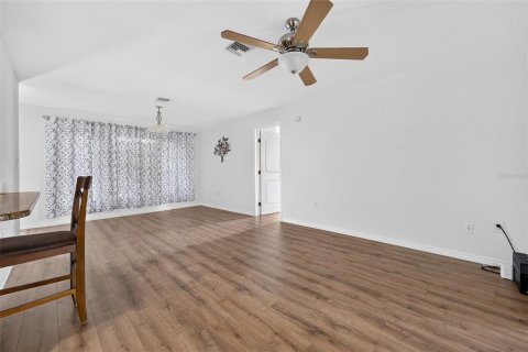 House in Port Charlotte, Florida 2 bedrooms, 135.73 sq.m. № 2396265 - photo 6