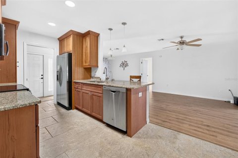 House in Port Charlotte, Florida 2 bedrooms, 135.73 sq.m. № 2396265 - photo 10