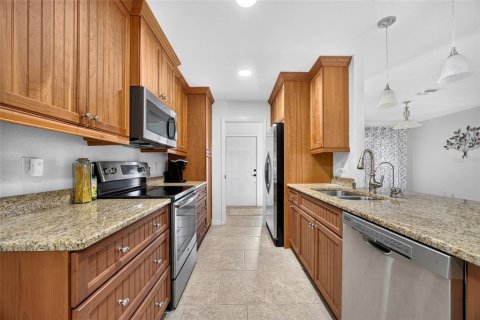 House in Port Charlotte, Florida 2 bedrooms, 135.73 sq.m. № 2396265 - photo 12