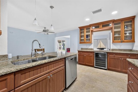 House in Port Charlotte, Florida 2 bedrooms, 135.73 sq.m. № 2396265 - photo 14