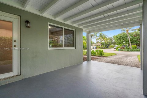 House in Oakland Park, Florida 3 bedrooms, 113.15 sq.m. № 1790354 - photo 22