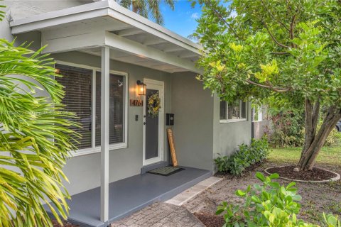 House in Oakland Park, Florida 3 bedrooms, 113.15 sq.m. № 1790354 - photo 2