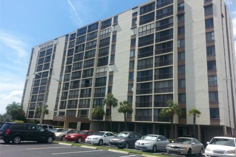 Condominio en Clearwater, Florida, 2 dormitorios  № 2122101