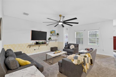 Villa ou maison à vendre à Zephyrhills, Floride: 3 chambres, 165.74 m2 № 2402935 - photo 13
